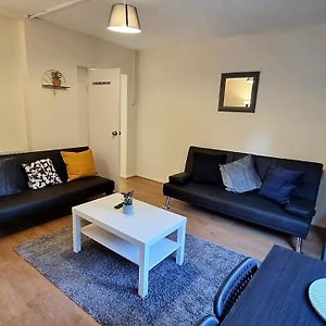 2 Bedroom Apartment In Kennington London
